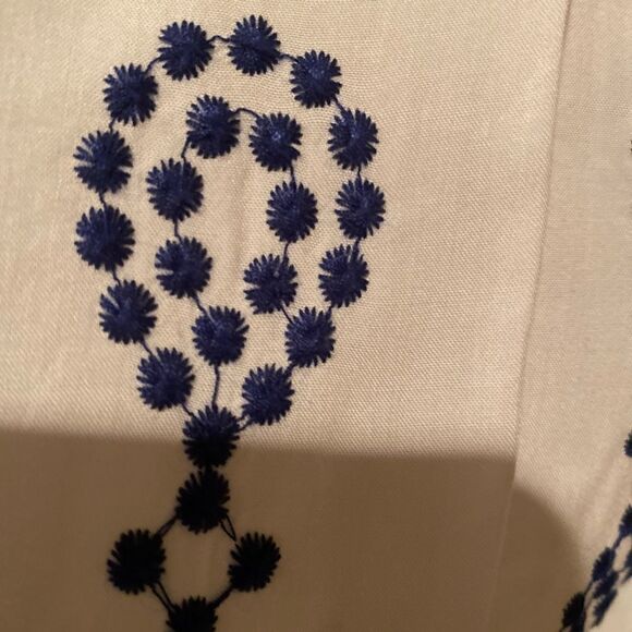 St John’s Bay Embroidered Top Size XL White & Navy Blue - Picture 6 of 6